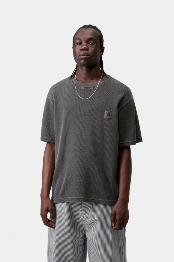 Carhartt S/S Nelson Waffle T-Shirt - Schwarz, stückgefärbt Carhartt S/S Nelson Waffle T-Shirt - Schwarz, stückgefärbt