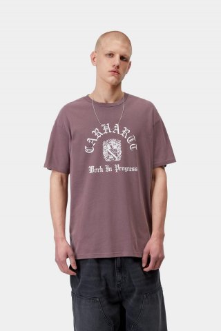 Carhartt S/S Coat Of Arms T-Shirt - Gemütliches Lila, stückgefärbt Carhartt S/S Coat Of Arms T-Shirt - Gemütliches Lila, stückgefärbt