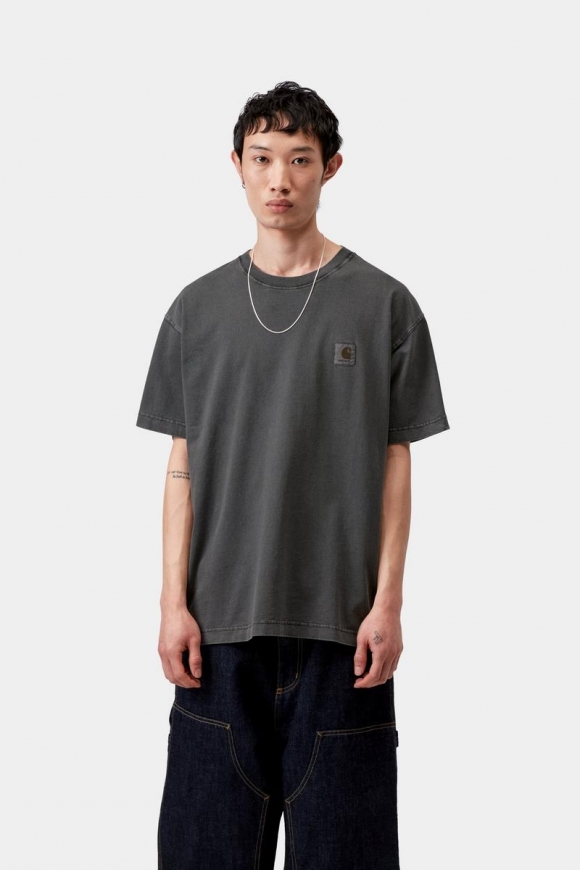 Carhartt S/S Nelson T-Shirt - Schwarz, stückgefärbt Carhartt S/S Nelson T-Shirt - Schwarz, stückgefärbt