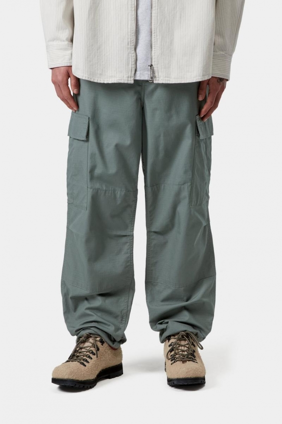 Carhartt Regular Cargo Pant - Samtgrün, gespült Carhartt Regular Cargo Pant - Samtgrün, gespült