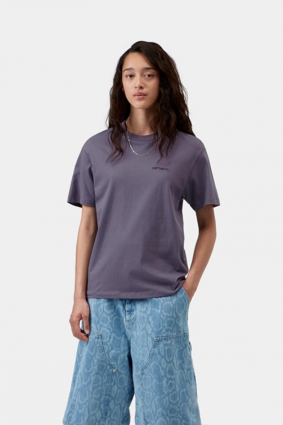 Carhartt S/S Script Embroidery T-Shirt - Schattiges Lila / Dunkles Marineblau Carhartt S/S Script Embroidery T-Shirt - Schattiges Lila / Dunkles Marineblau