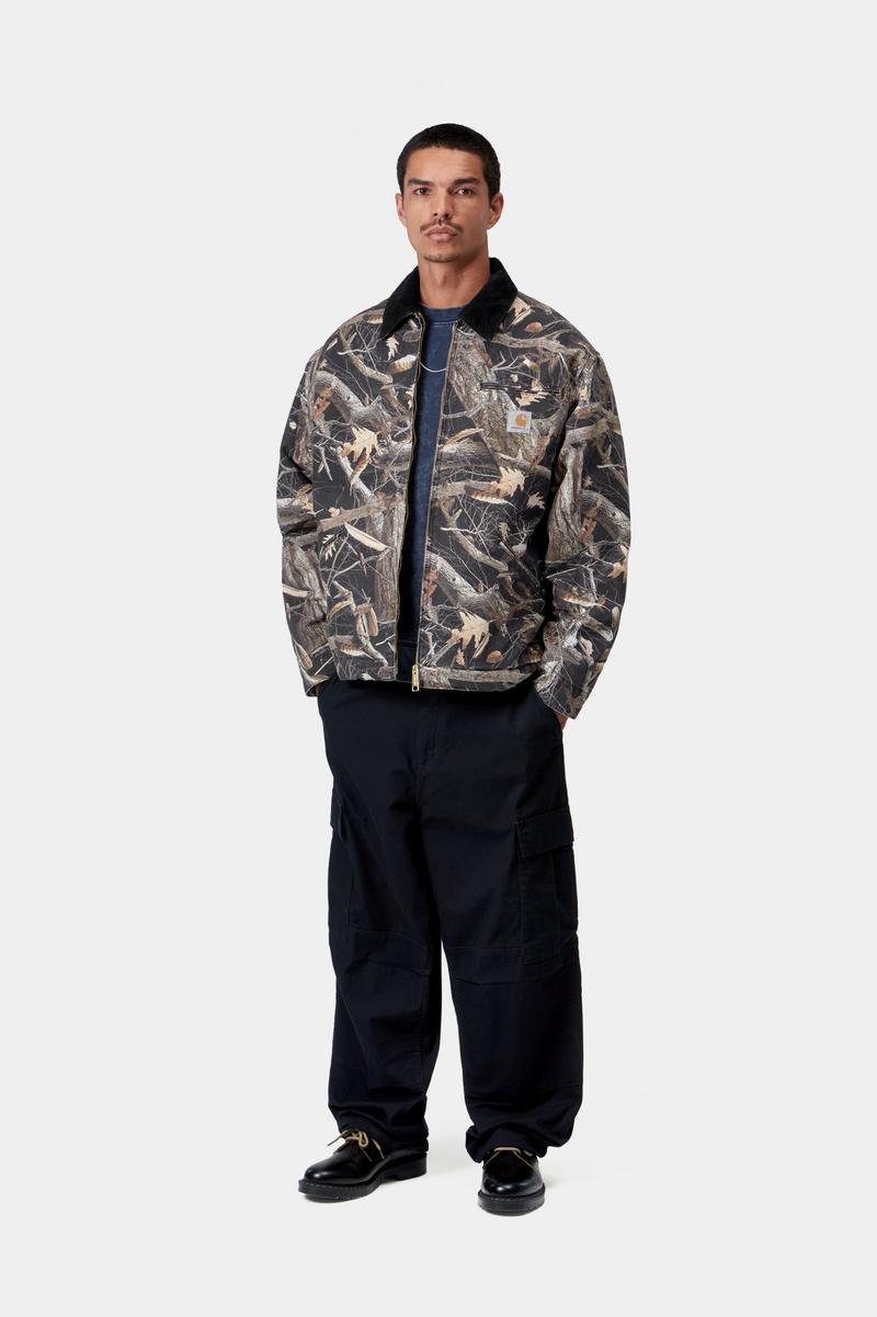 Carhartt OG Detroit Jacket - Camo Feather Tree, Schwarz / Schwarz, Heavy Stone Wash