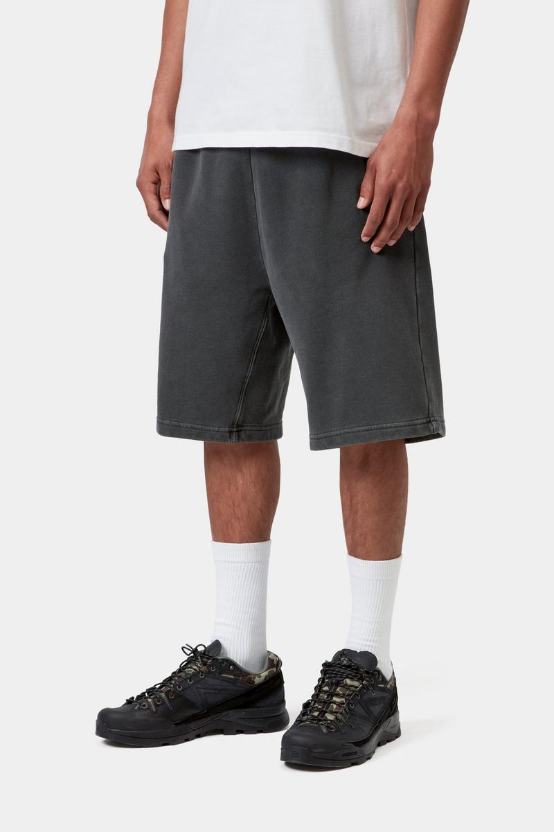 Carhartt Nelson Sweat Short - Schwarz, stückgefärbt